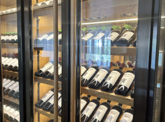 A wide variety of wines is available on board, from regions such as Australia, France, Chile, California and of course China.